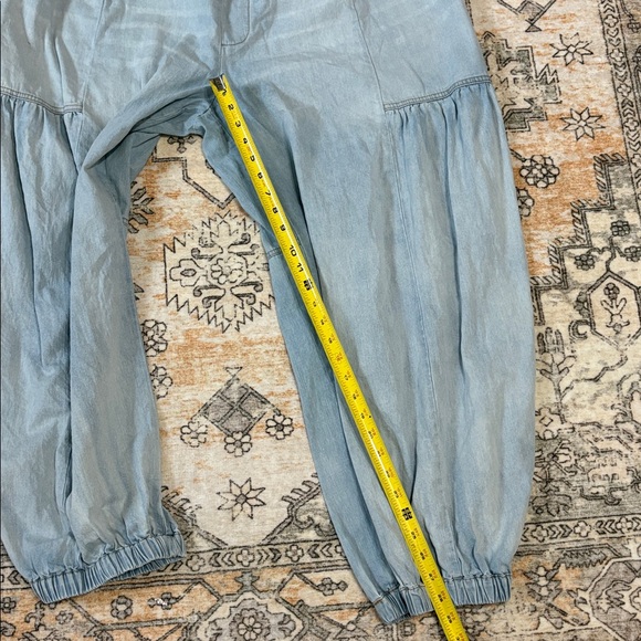 ANTHRO X PILCRO L (31ish* see pics) High-Rise Balloon Pull-On Jeans, light wash - Picture 9 of 12